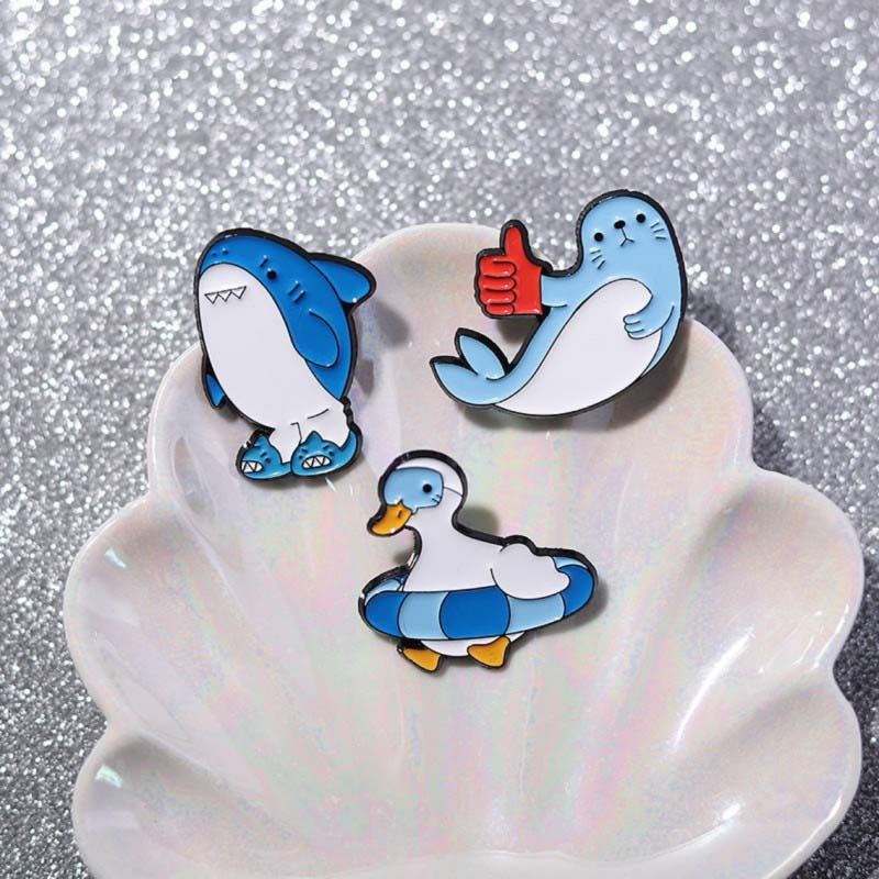 Soft Enamel Badge Shark Figure 005 YWTY2