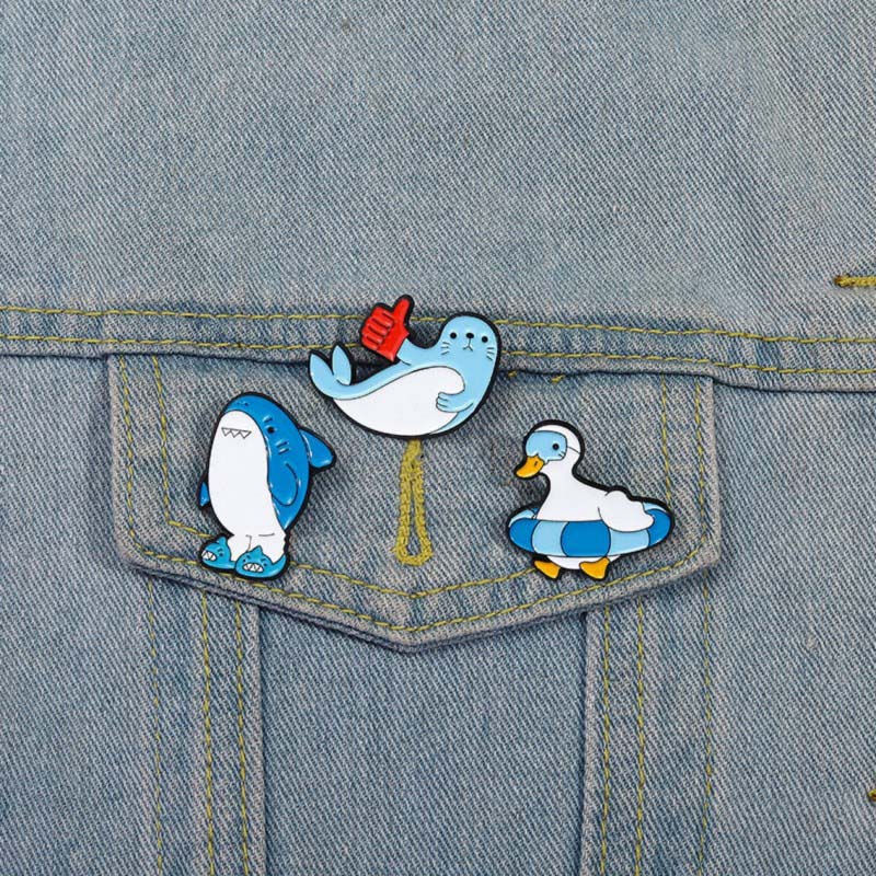 Soft Enamel Badge Shark Figure 005 YWTY1