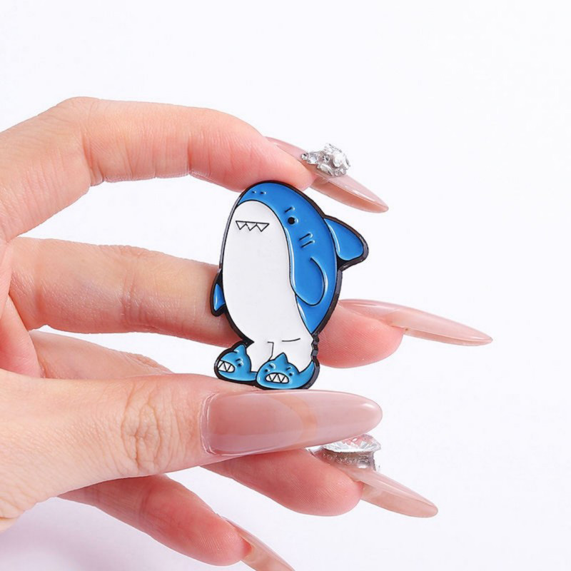 Soft Enamel Badge Shark Figure 005 YWTY4